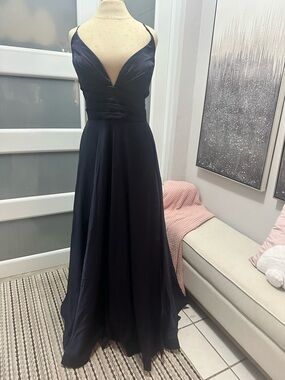 Elegant Deep Navy V-Neck Spaghetti-Strap Maxi Dress